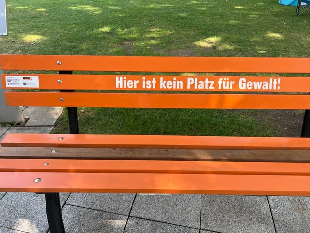 Eine rote oder eine orange Bank?