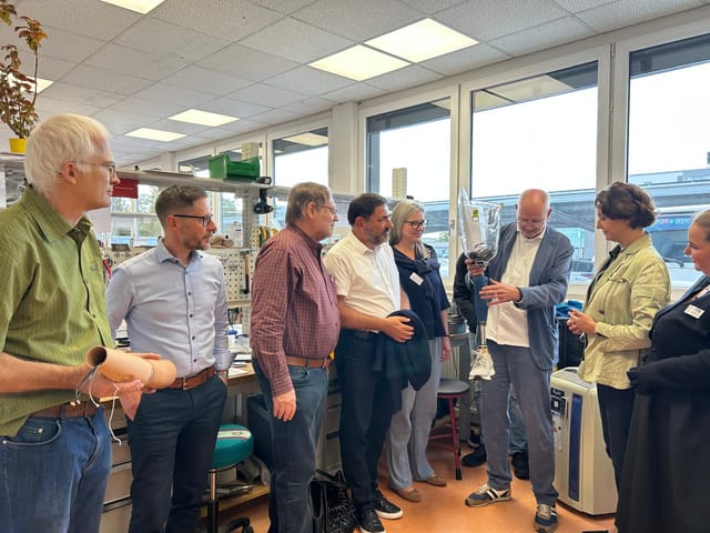 MdB Sandra Detzer und Grüner AK Wirtschaft besucht Sanitätshaus Glotz